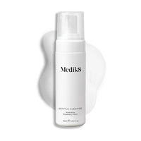Medik8 gentle clease foaming cleanser, hydrating, ultra-gentle foaming formula, very mild, sensitive skin-friendly cleansing agents, remove daily impurities, leaves skin comfortable, pH balanced, suitable for sensitive skin, refreshed, soft, white plastic pump bottle, white box packaging