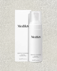 Medik8 gentle clease foaming cleanser, hydrating, ultra-gentle foaming formula, very mild, sensitive skin-friendly cleansing agents, remove daily impurities, leaves skin comfortable, pH balanced, suitable for sensitive skin, refreshed, soft, white plastic pump bottle, white box packaging