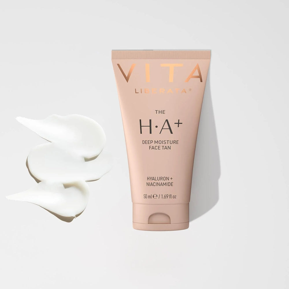 Vita Liberata Medium Skin Enhancing Glow Bundle Tanning Products