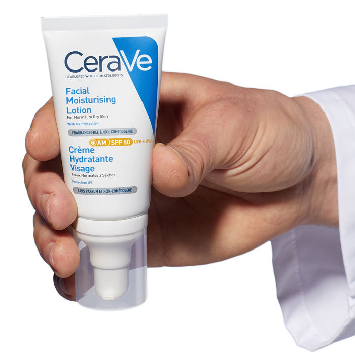 CeraVe AM Facial Moisturising Lotion SPF 50 52ml – texture view
