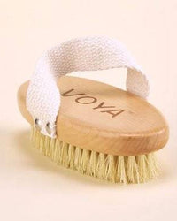 theskinbay.co.uk VOYA EXFOLIATING BODY BRUSH & ORGANIC COTTON POUCH Voya Ageing Skin Bath Cellulite Dry/Dehydrated Skin Exfoliators Home Spa Skincare tools and devices