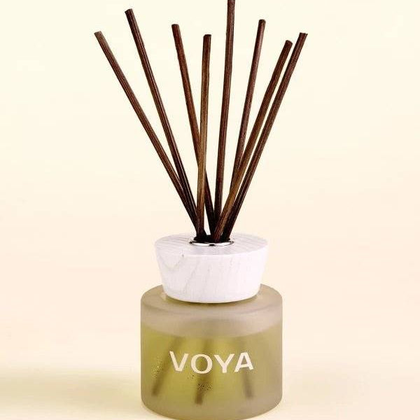 theskinbay.co.uk VOYA Oh So Scented Reed Diffuser Lavender, Rose & Chamomile Voya Candles & Reeds